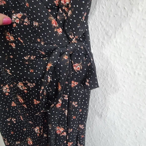 Women's Black Floral Bailey Blue Wrap Tie Dress with flowy cap sleeves - Picture 5 of 5